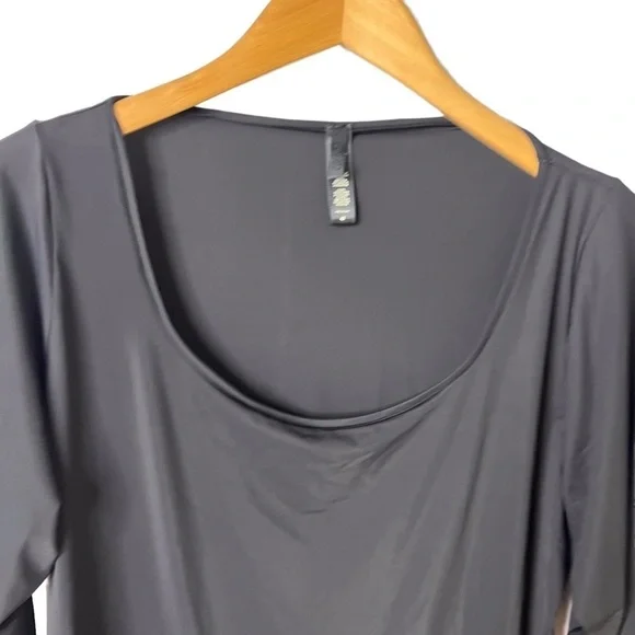 Skims Essential Long Sleeve Scoop Neck Black Size 4X Thong Lightweight Raw Cut - Picture 3 of 10